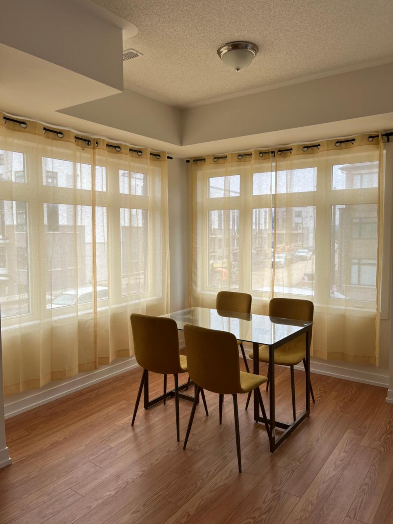 Apartamento Luxury Brand New Townhouse In Milton Ontario Exterior foto