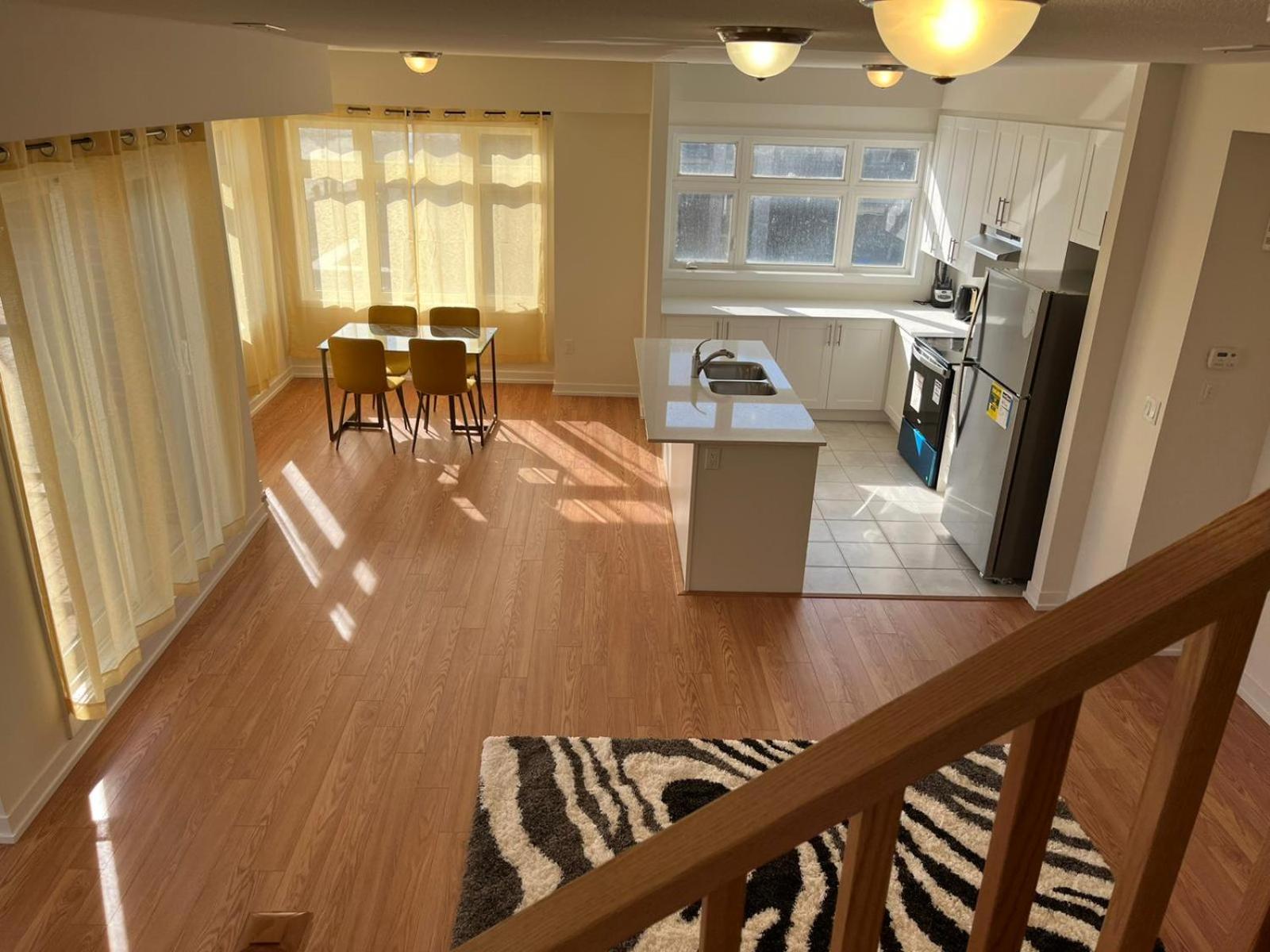 Apartamento Luxury Brand New Townhouse In Milton Ontario Exterior foto