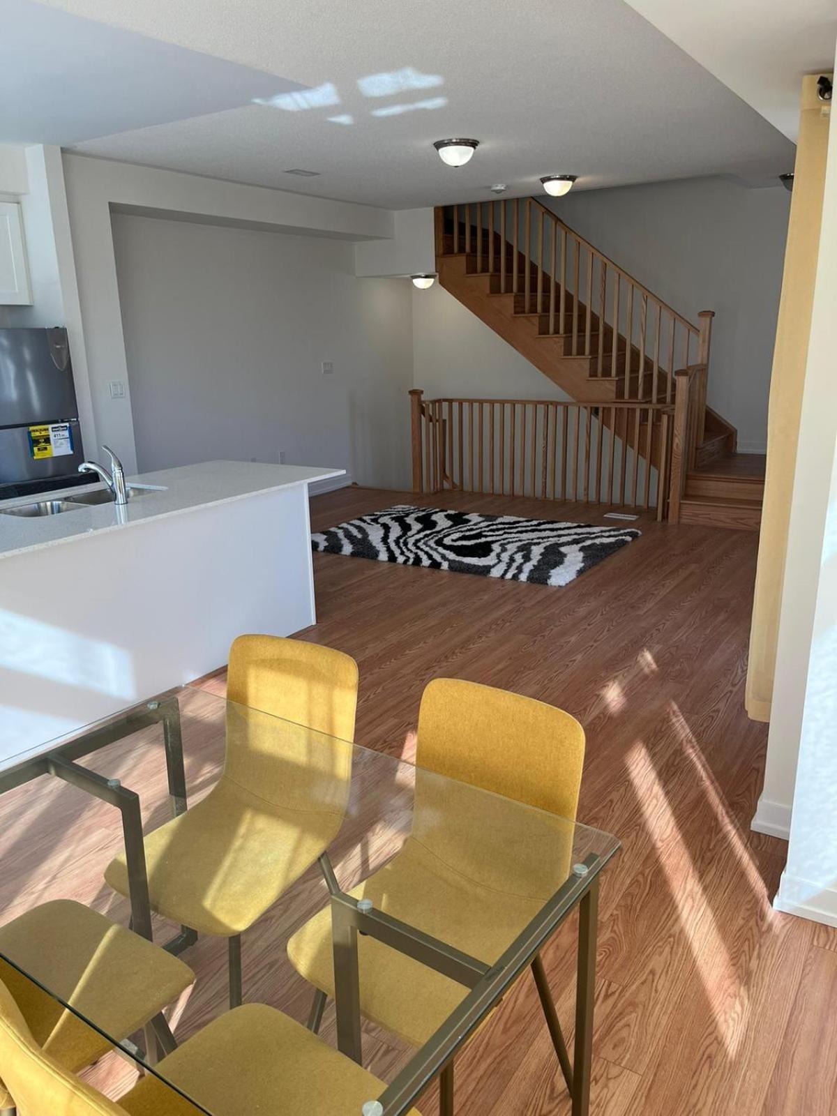 Apartamento Luxury Brand New Townhouse In Milton Ontario Exterior foto